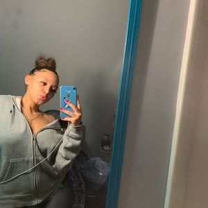 Meet your Posher, Angelique